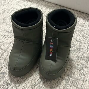 Moon boot, olive green, women’s size US 8.5